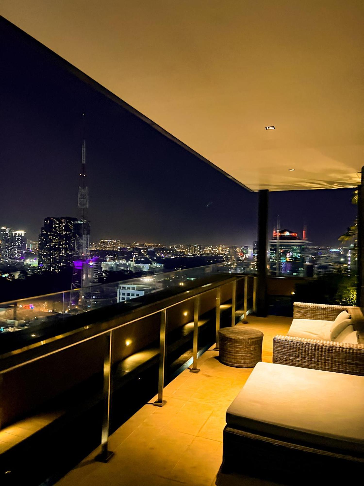 Marq Luxury Apartment 25 Gym City Center, Infinity Pool Ho Chi Minh City Exterior photo