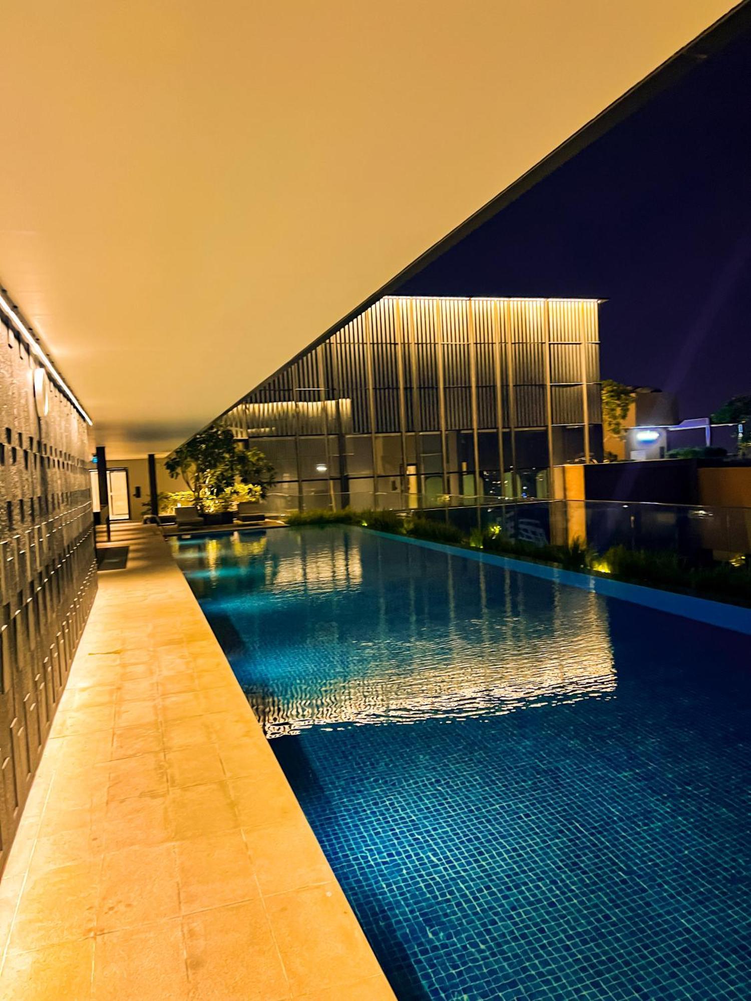 Marq Luxury Apartment 25 Gym City Center, Infinity Pool Ho Chi Minh City Exterior photo